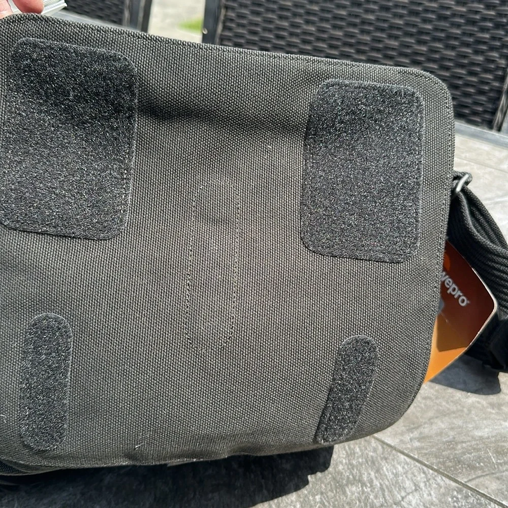 NWT - Lowepro PRO Messenger camera bag